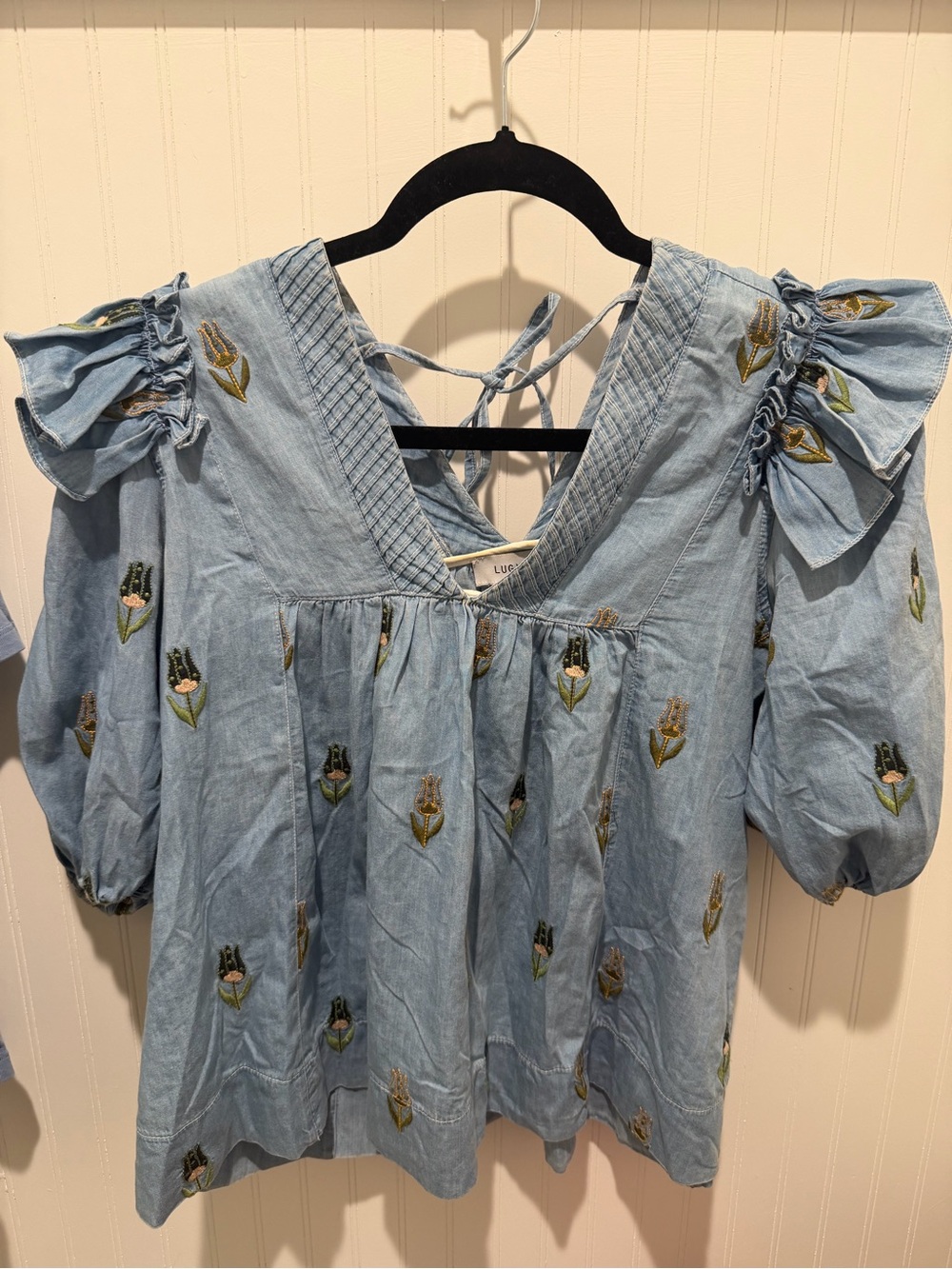 LUXURY Lug Von Siga Tulip embroidered blouse!